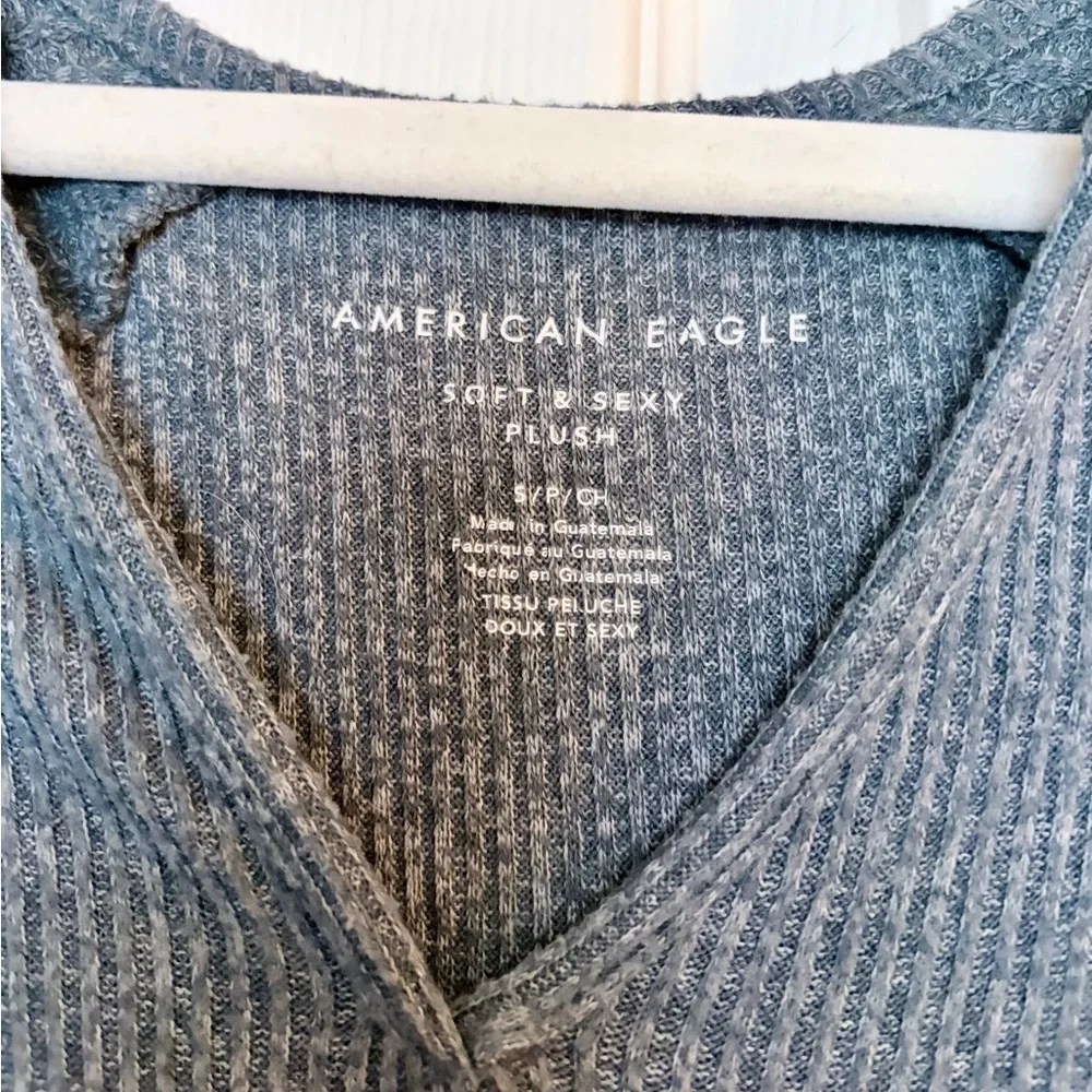 American Eagle Blue-Gray Knit Cropped Sweater — Size S - Picture 3 of 5